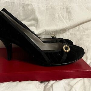 Pinup style Velvet heels